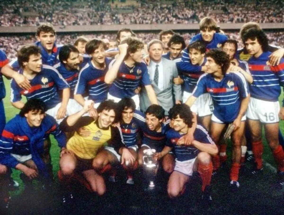 Nhìn lại lịch sử vô địch Euro qua các năm 14 1984 : Pháp 2 - 0 Tây Ban Nha