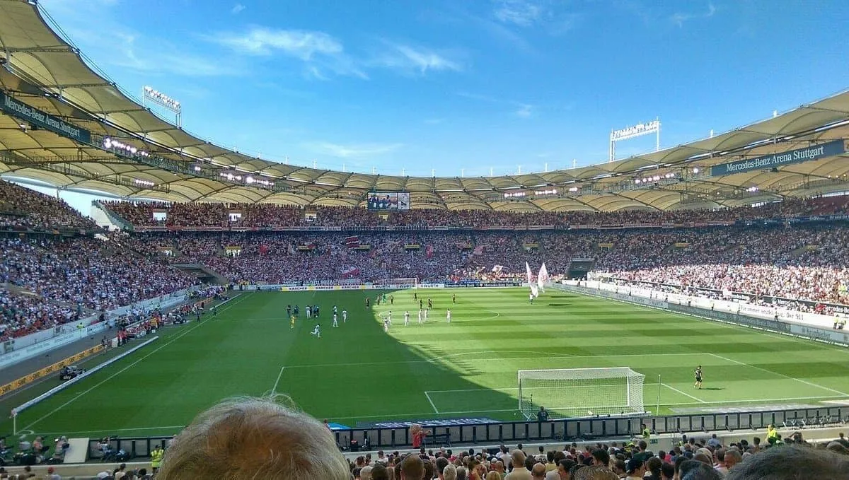 Điểm qua 10 sân vận động đăng cai Euro 2024 tại Đức 21 SVĐ Mercedes-Benz-Arena