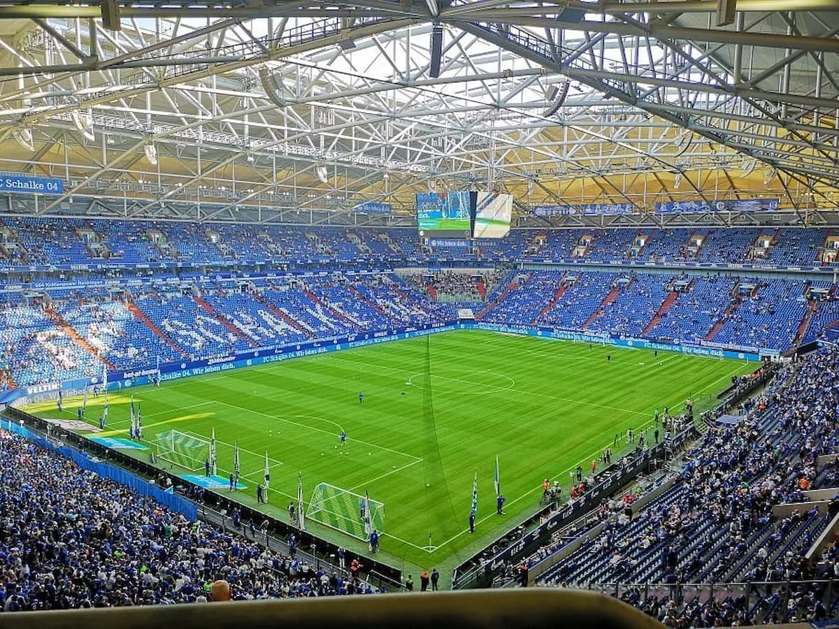 Điểm qua 10 sân vận động đăng cai Euro 2024 tại Đức 18 SVĐ Arena AufSchalke