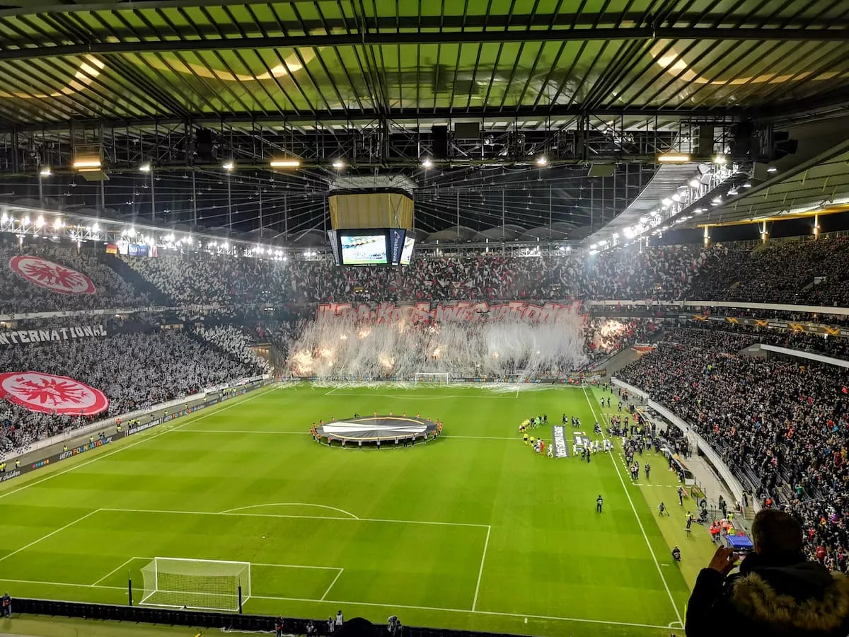 Điểm qua 10 sân vận động đăng cai Euro 2024 tại Đức 17 SVĐ Commerzbank - Arena