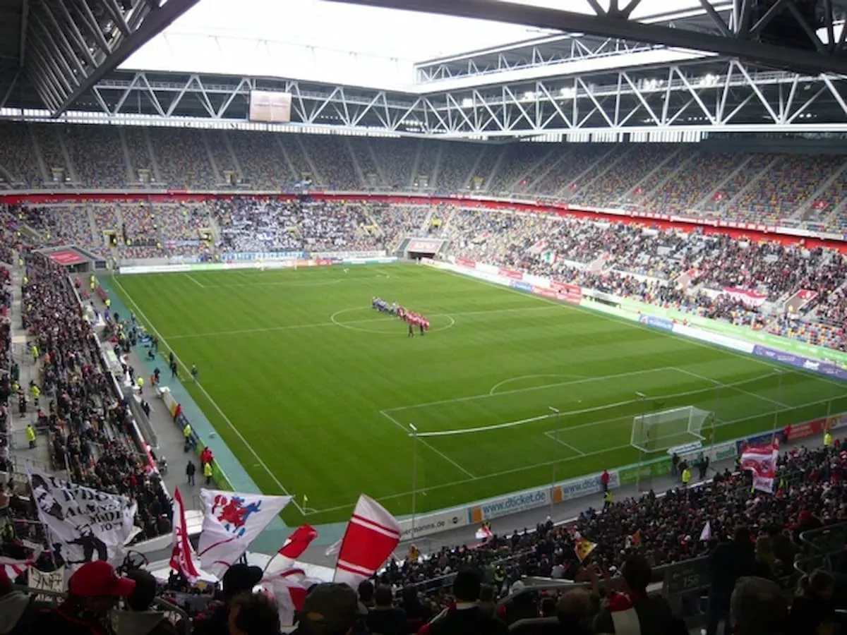 Điểm qua 10 sân vận động đăng cai Euro 2024 tại Đức 16 SVĐ ESPRIT Arena