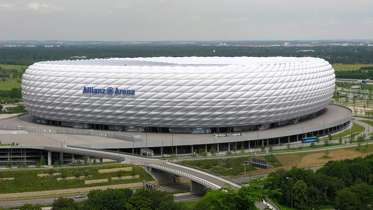 Điểm qua 10 sân vận động đăng cai Euro 2024 tại Đức 13 SVĐ Allianz Arena
